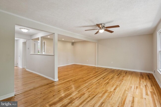 Building Photo - 1204 Fox Run Pl