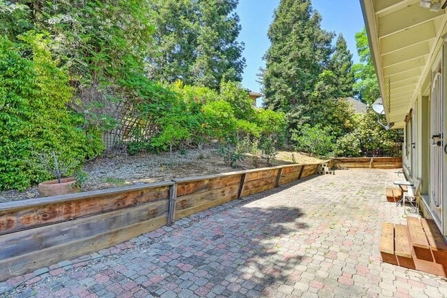 Building Photo - Rancho Murieta Treasure