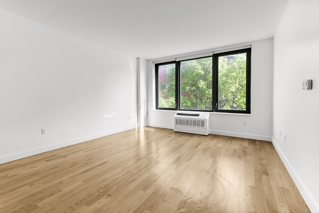 Interior Photo - The Bergen