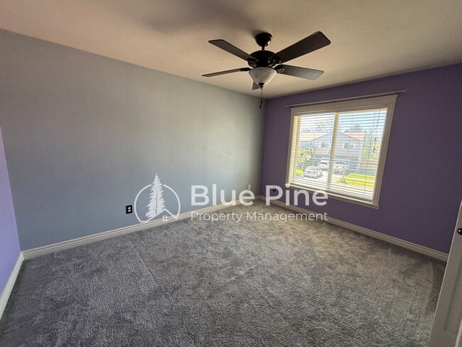 Building Photo - 4333 High Desert Dr