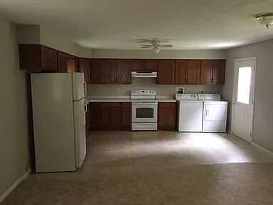 Building Photo - 204 W 2nd St