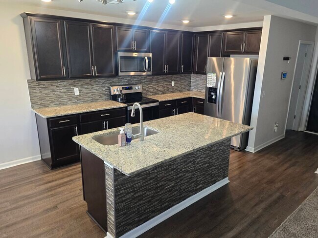 Building Photo - 83 Dunnoman Dr