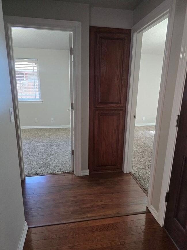 Building Photo - 3 bed 2 bath  Home for Rent in Grants Pass