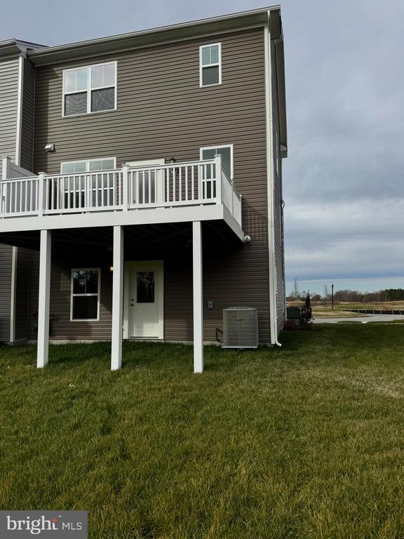 Building Photo - 2214 Winterberry Ln