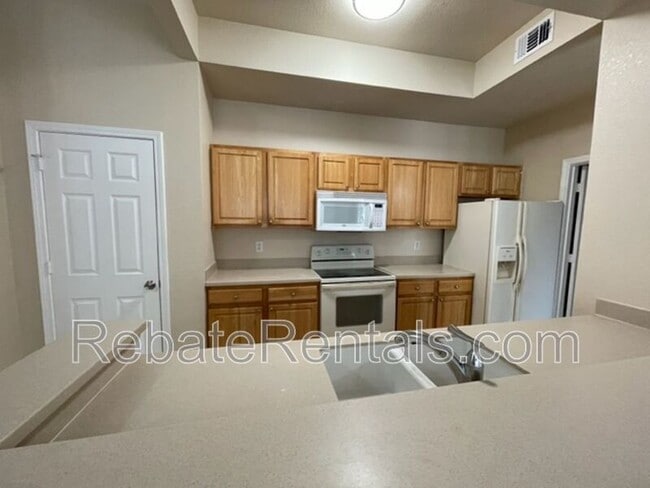 Building Photo - 10075 Gate Pkwy N