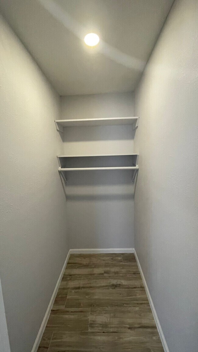 Building Photo - 1723 Alta Vista St