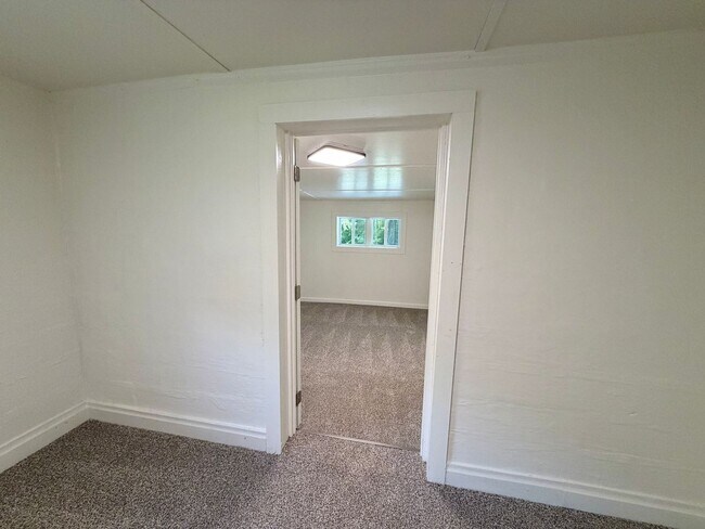 Building Photo - Hamptonville - HWY 901 - 3 Bedroom/ 1 Bathroom