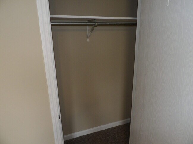 Building Photo - 115 Potomac Ct