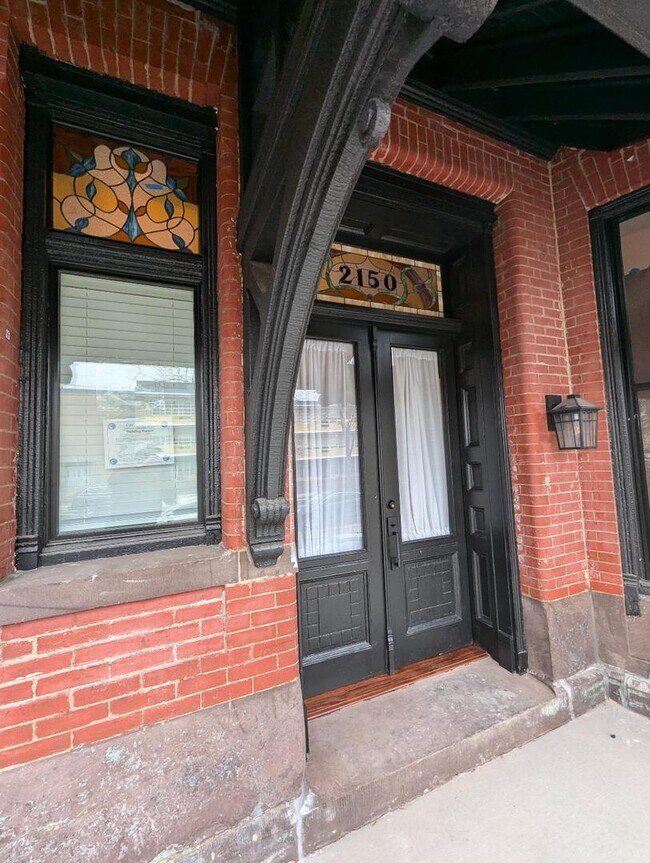 Building Photo - 2150 W Monroe St