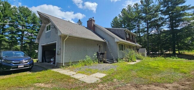 Building Photo - 17 Diamond Hill Rd