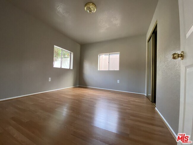 Building Photo - 2734 W 15th St