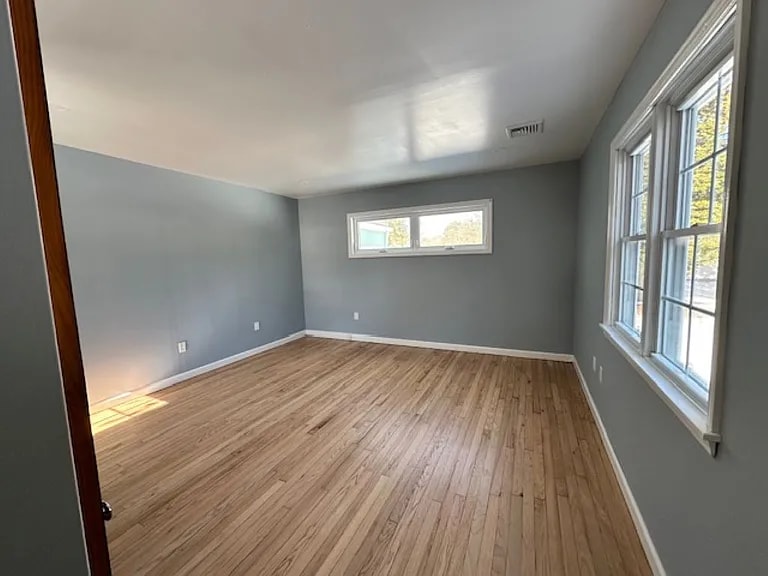 Building Photo - 5 Pine St