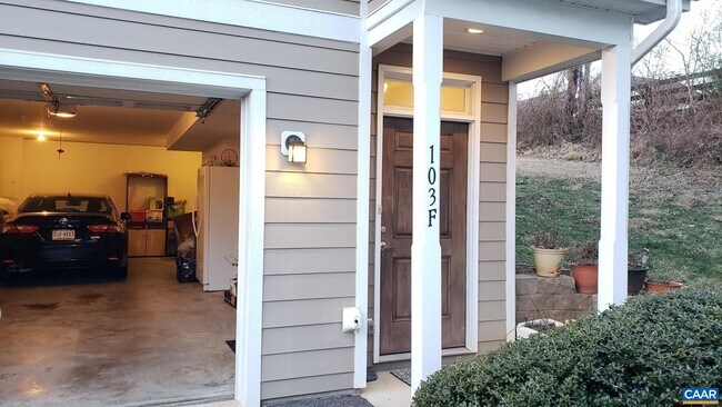 Building Photo - 103 Longwood Dr