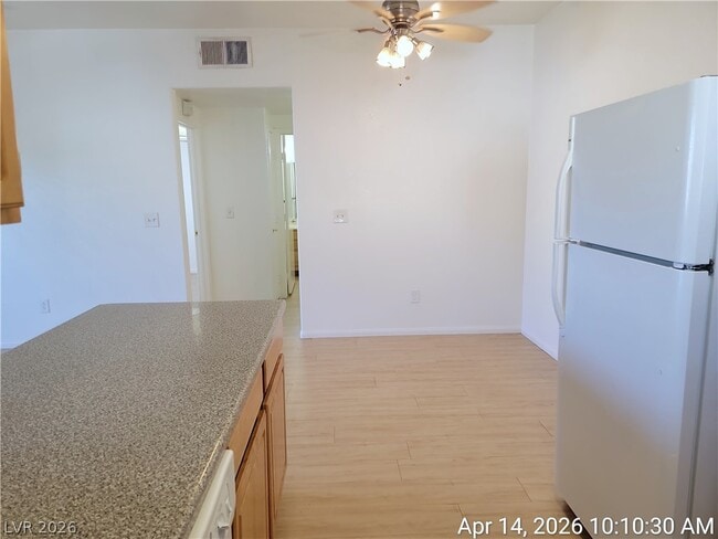 Building Photo - 5650 E Sahara Ave