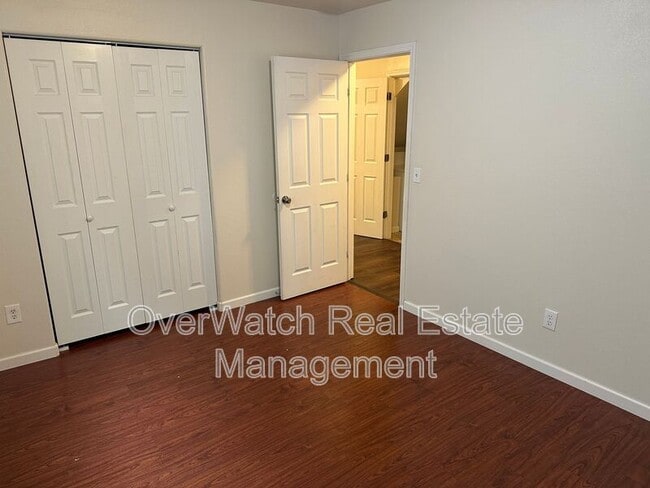 Building Photo - 250 Oklahoma St