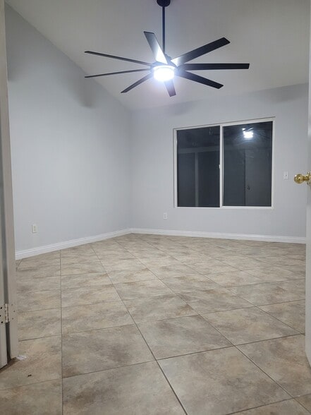 Building Photo - 18885 Oakview Way