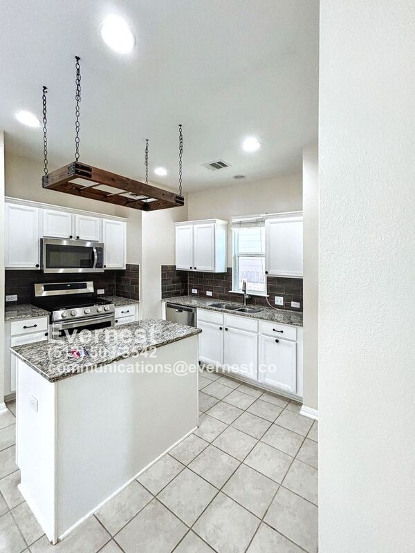 Building Photo - 139 Wainscot Oak Wy