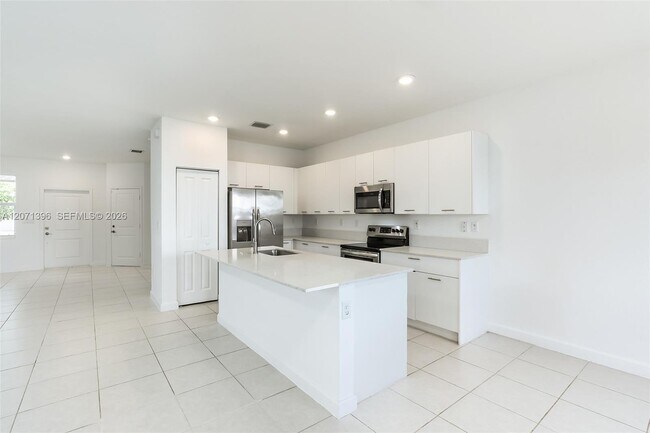 Building Photo - 2408 NW 131st Cir