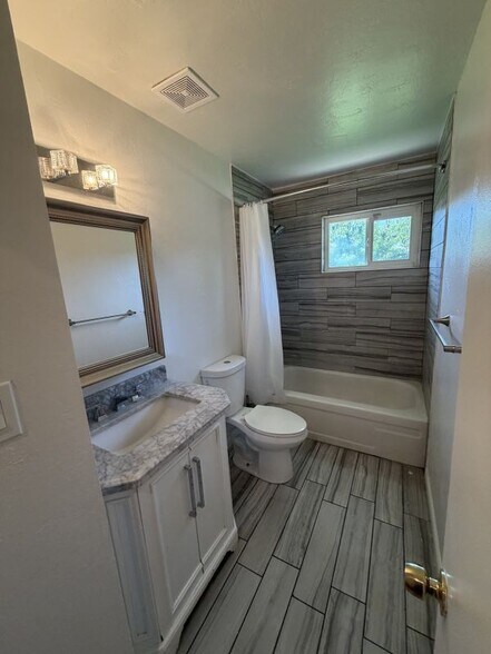 Building Photo - 7813 Dominion Way