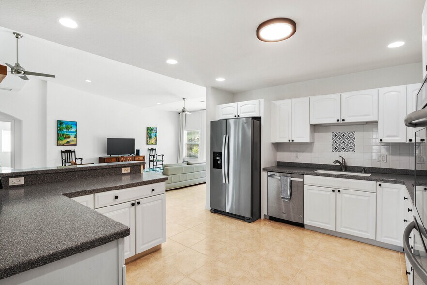 Building Photo - 2232 River Ridge Dr