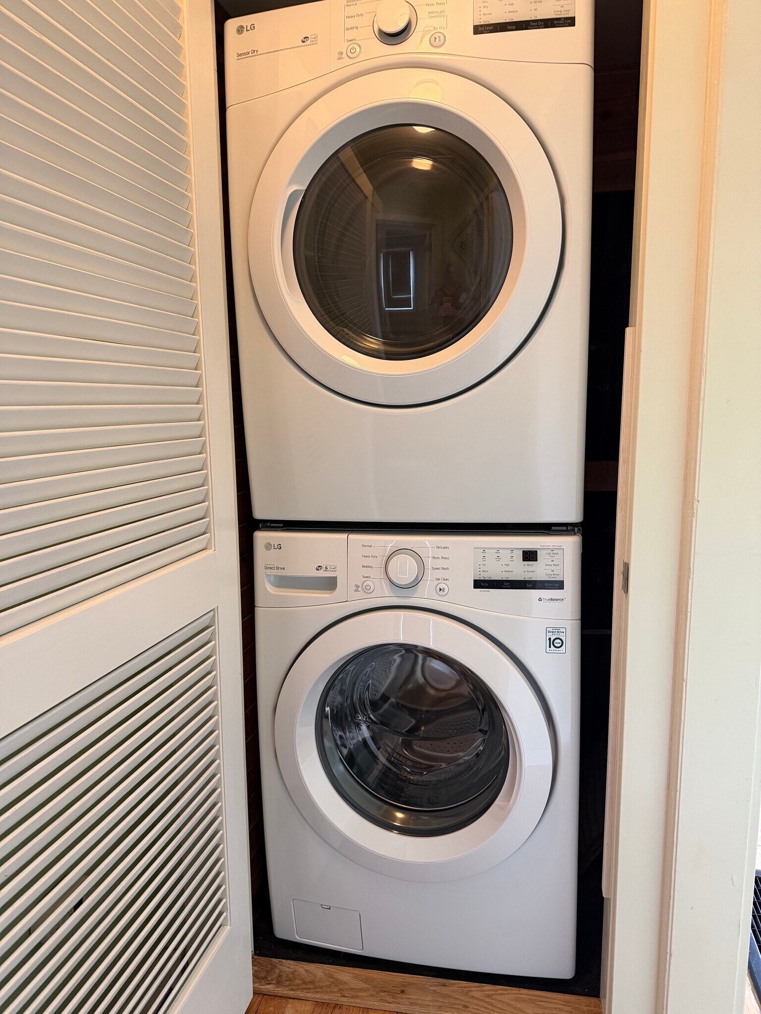 Washer/dryer - 4844 NE Rodney Ave.