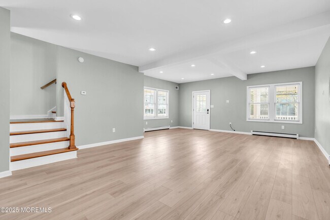 Building Photo - 300 Lareine Ave