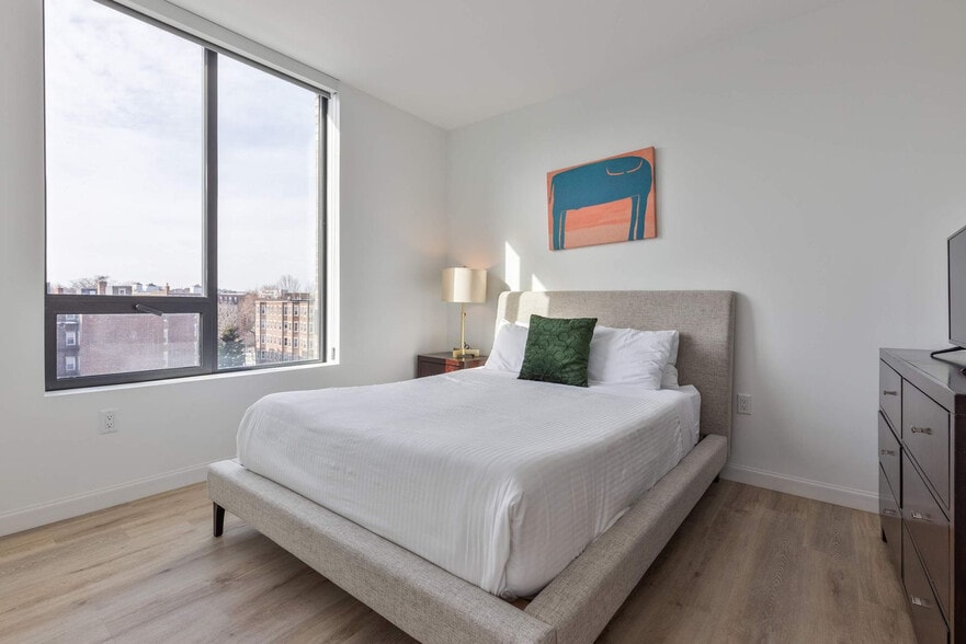 Building Photo - 79 Queensberry St