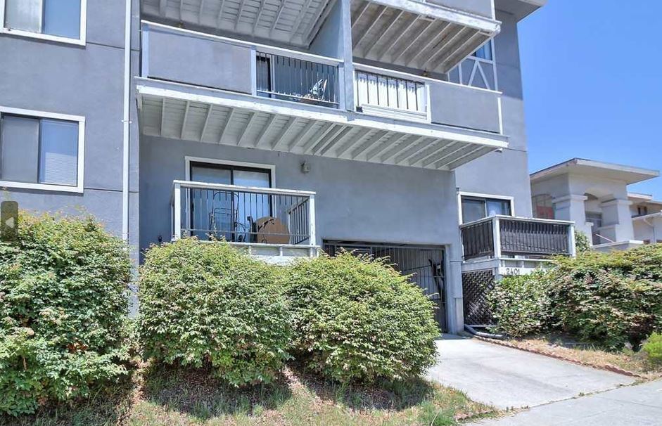 Building Photo - 2401 Park Blvd unit 3a