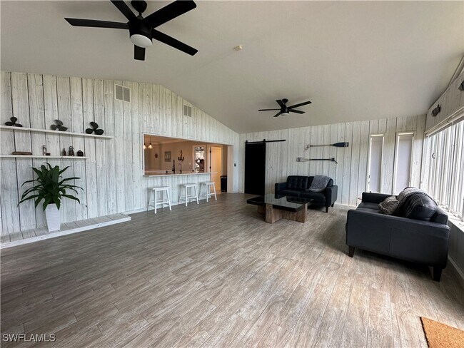 Building Photo - 140 W Pago Pago Dr