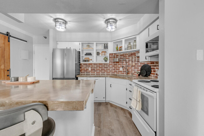 Building Photo - 1301 Speer Blvd
