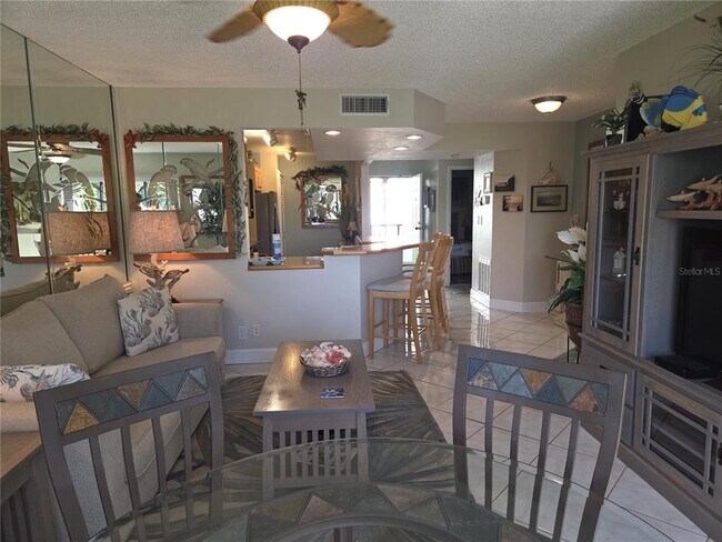 Building Photo - 1515 Pinellas Bayway S