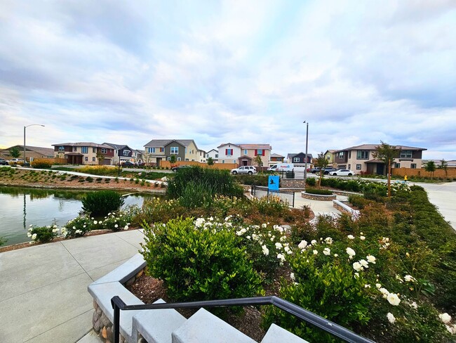 Building Photo - Rockport Ranch Beautiful Brand New Lennar ...