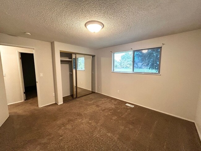 Building Photo - DW1217 - A