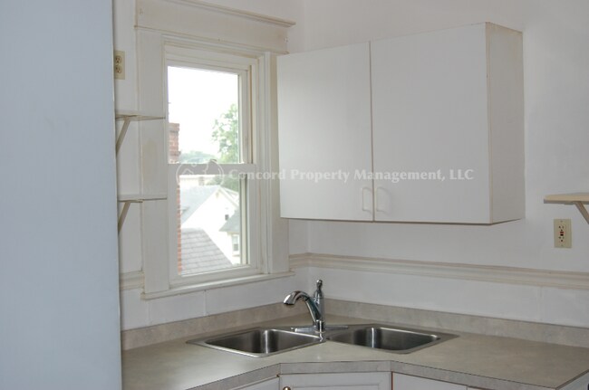 Building Photo - 3029 Oakcrest Ave