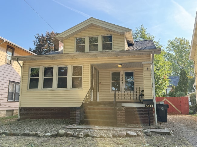 Primary Photo - 3347 W 131st St