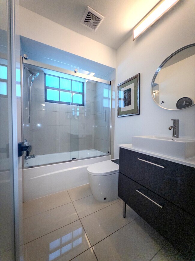 Building Photo - 576 Westree Ln