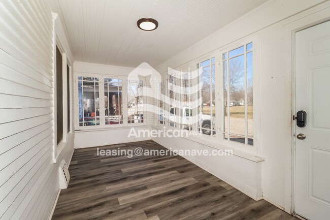 Building Photo - 619 W Cleveland Ave