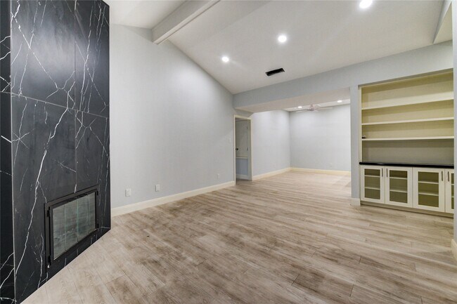 Building Photo - 11711 Memorial Dr