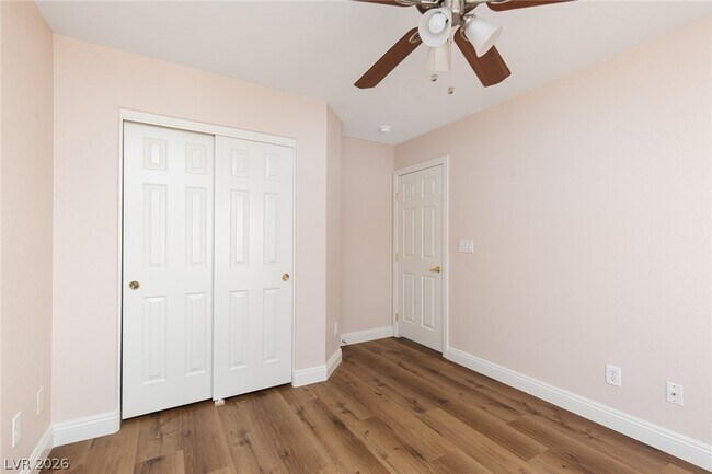 Building Photo - 5163 Tunnel Falls Dr