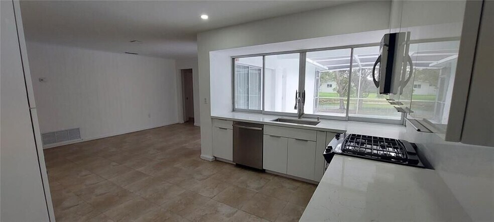 Building Photo - 2190 NW 87th Ln