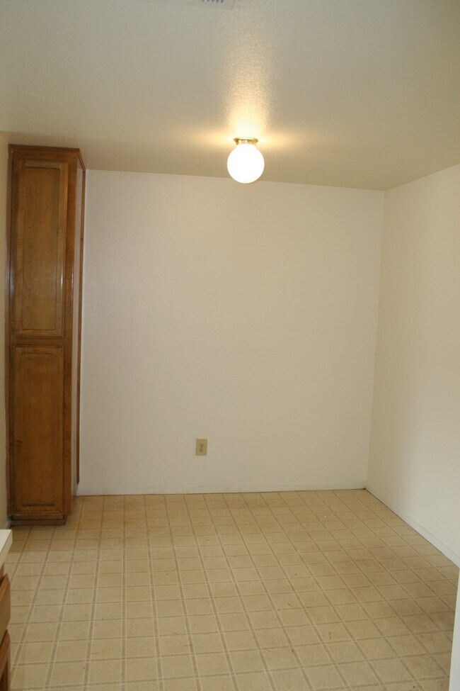 Building Photo - 8600 White Rock Dr