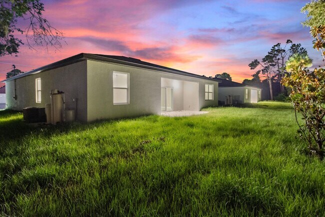 Building Photo - Deposit-Free! Modern, energy efficient hom...