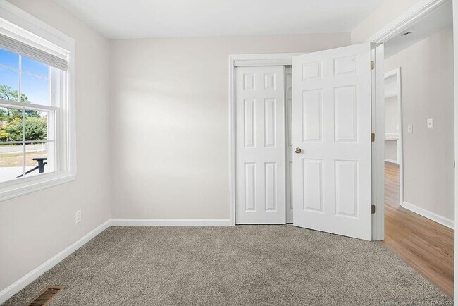 Building Photo - 4066 Hummingbird Pl