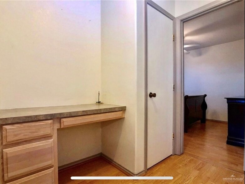 Built in desk off upstairs family rm - 1305 Ambrosia Dr