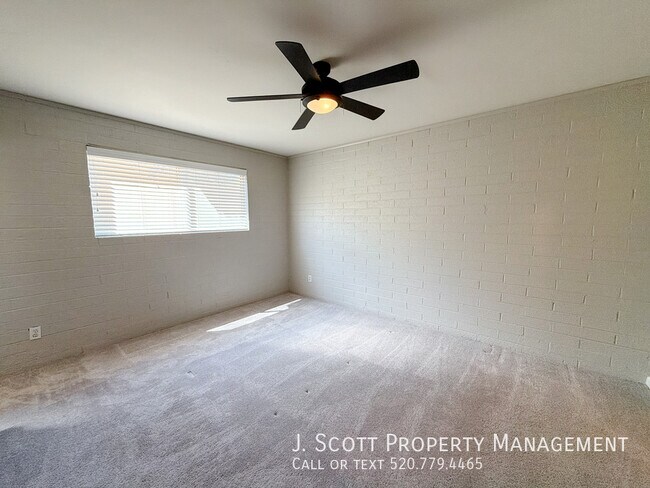 Building Photo - 3914 E Becker Ln