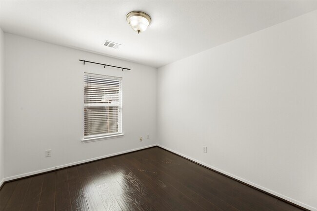 Building Photo - 25118 Hazel Ranch Dr
