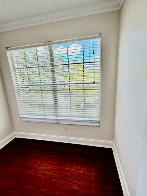 Building Photo - 169 Santa Clara Dr