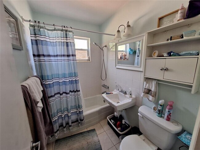 Building Photo - 8564 Agress Ave