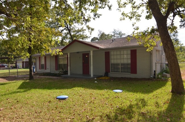 Primary Photo - 9902 Trailway Dr