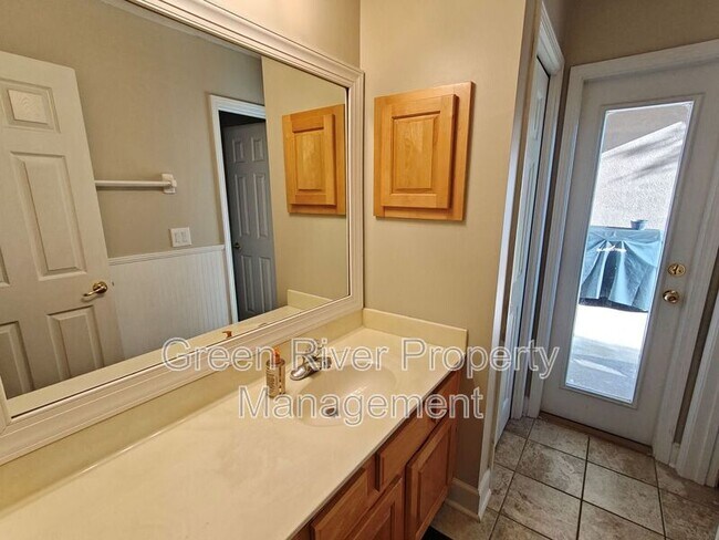 Building Photo - 1505 Majestic View Ln